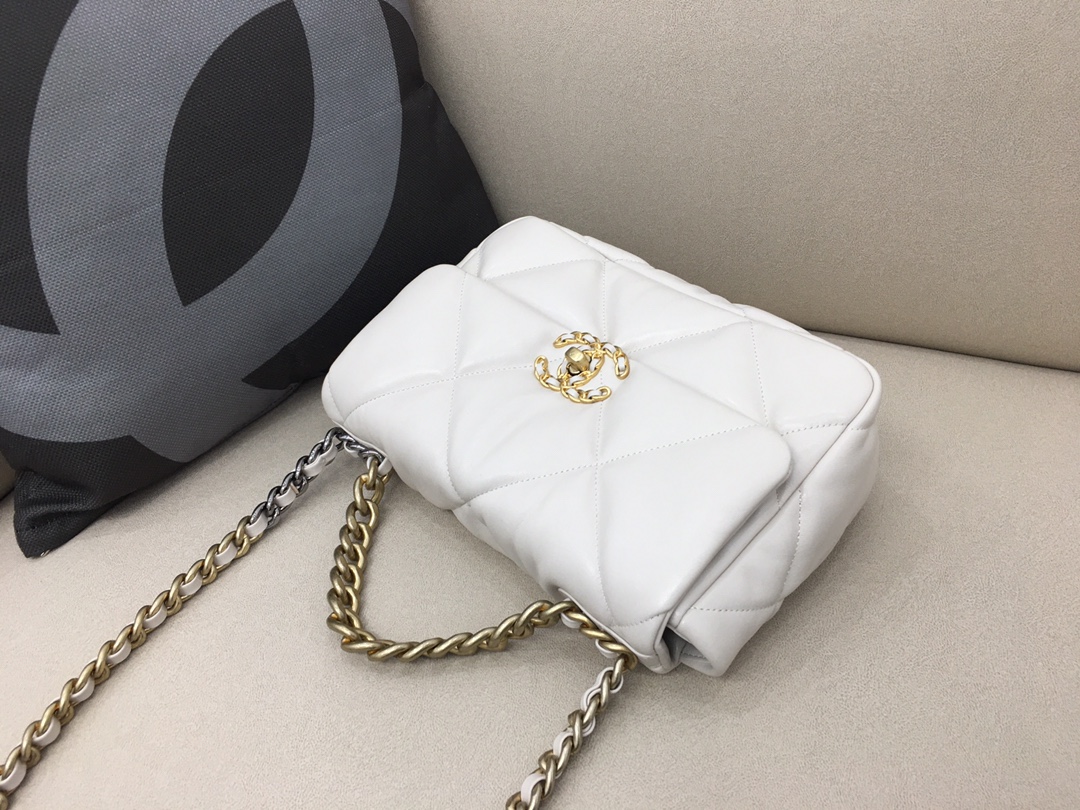 Lambskin 19 Handbag Flap Bag AS1160 White